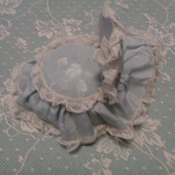 VINTAGE GLASS BUTTERFUL DISH & BLUE SATIN PIN CUSHIN - Picture 5 of 16